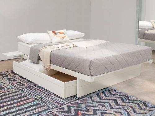 white japanese bed without headboard