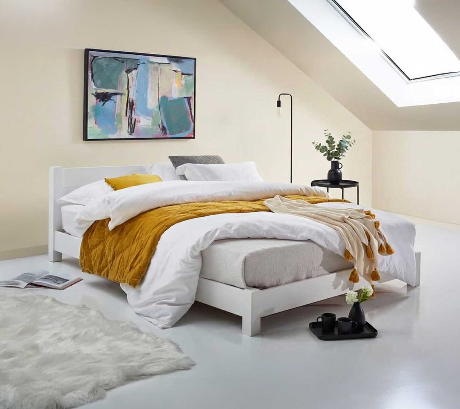 Schlafzimmer-Ideen in Creme und Schwarz mit Fokus auf Creme