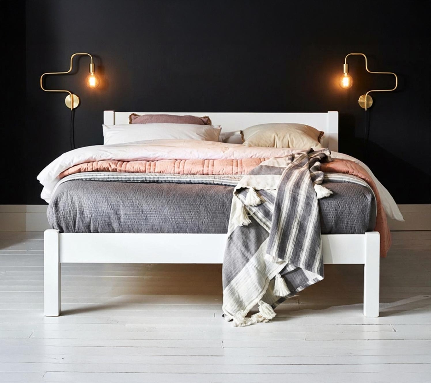 Metallische Beleuchtung in Designs für ein schlafzimmer schwarz gold