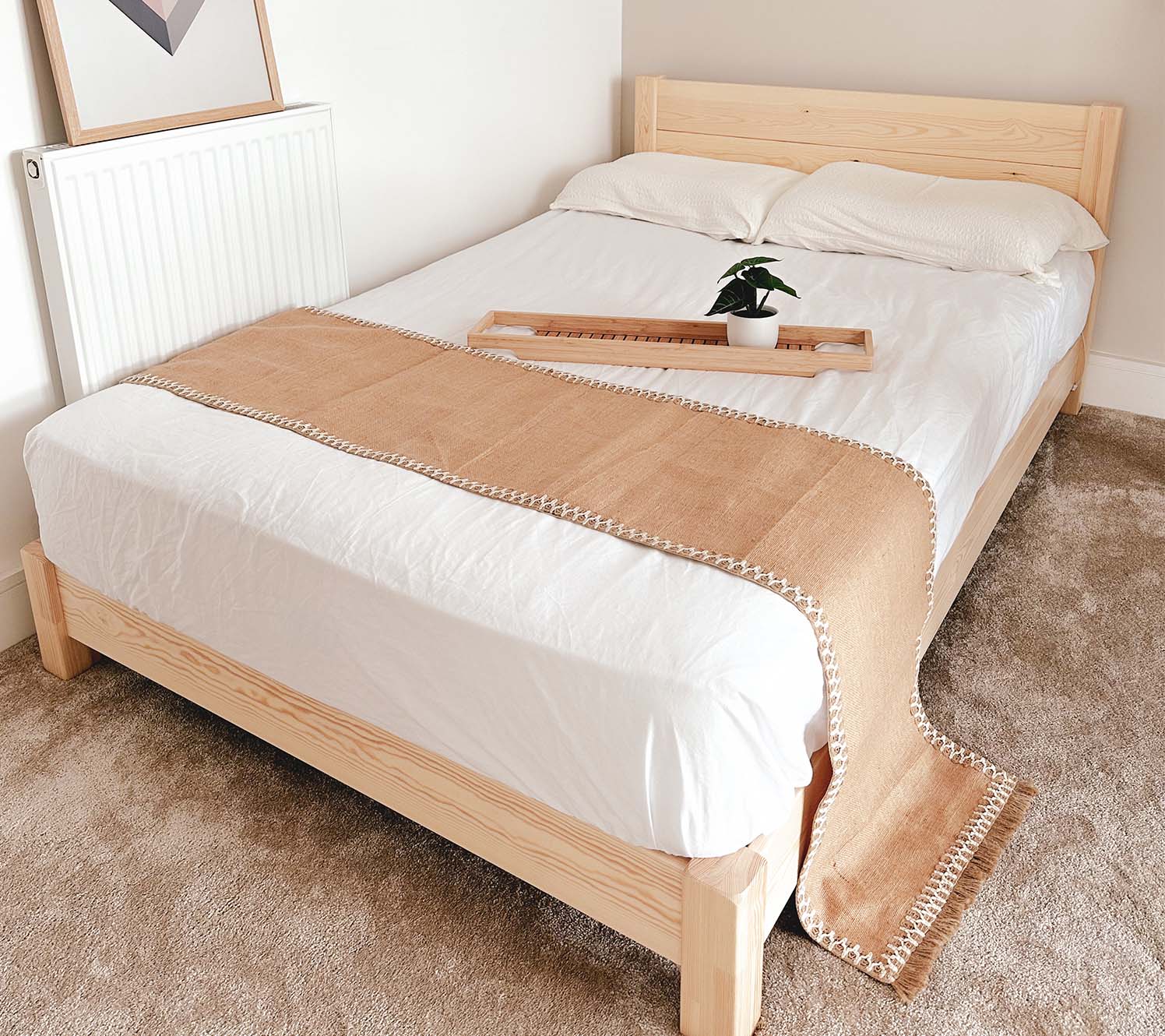 kleines schlafzimmer einrichten – Den Blick sanft nach oben lenken